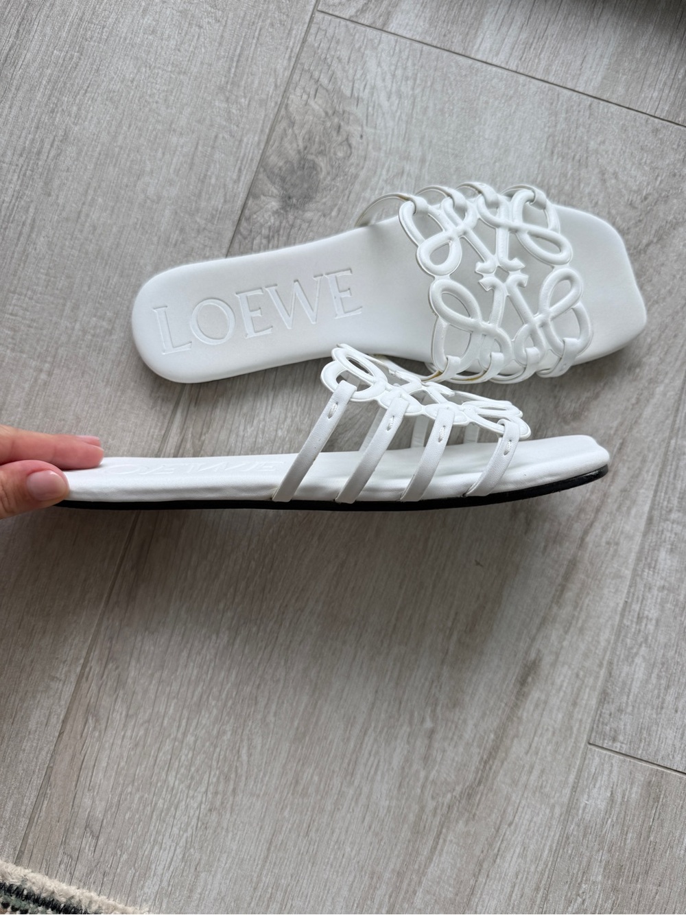 Loewe Sandals White Petal Anagram Slides Sz 39 - Picture 4 of 11